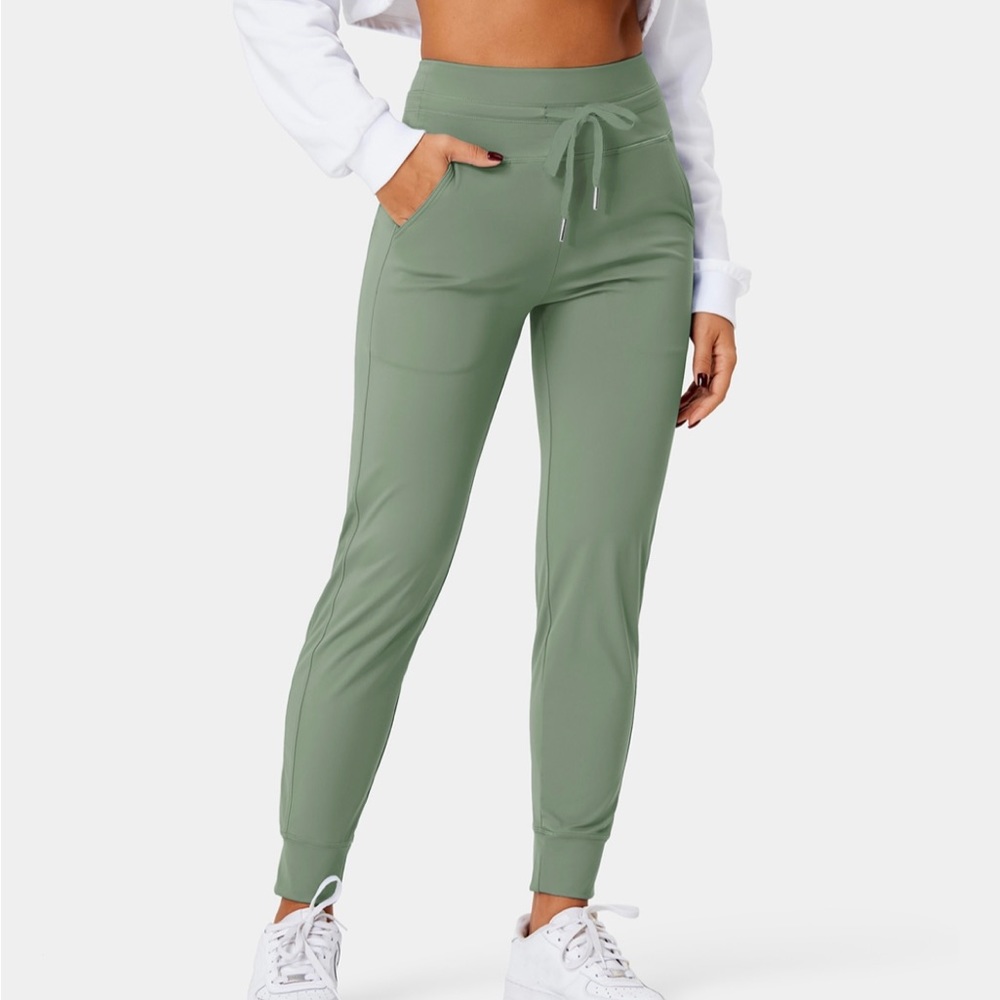 NWT Halara Cloudful Air Fabric Drawstring Full Length Joggers - Size S